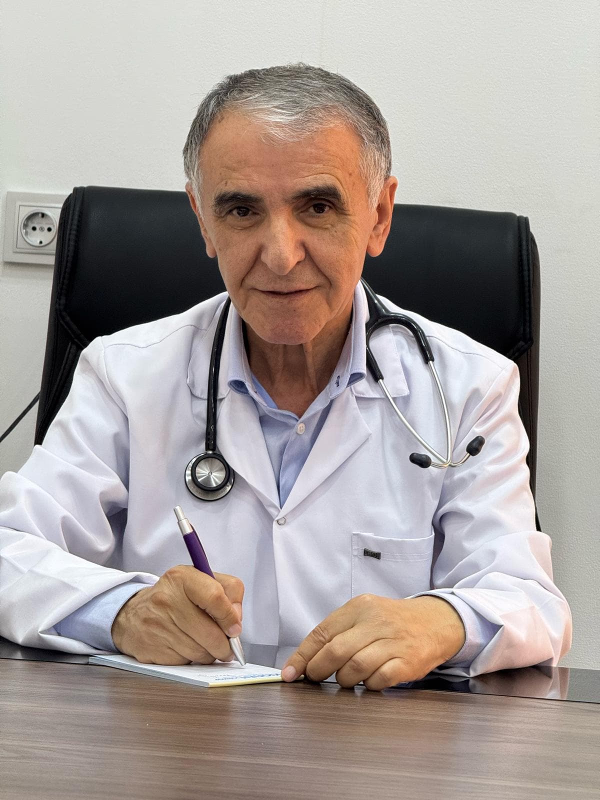 Mutaxassis Dr. Faruk Gümüş